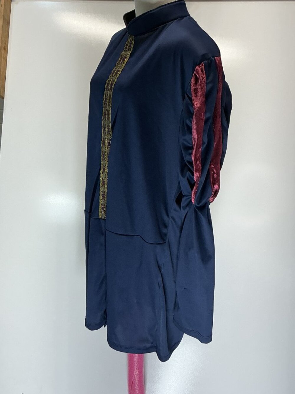 California Costumes Royal Storybook King Tunic Men L/XL Navy Renaissance Costume - Picture 4 of 11